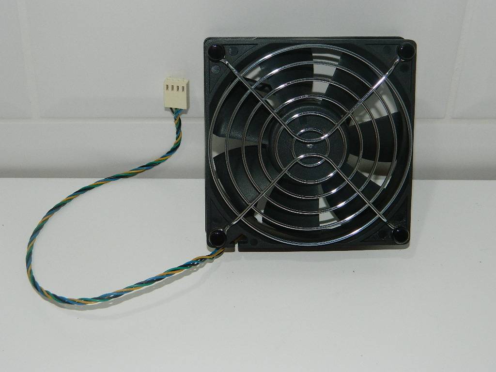 Fujitsu Esprimo P420 E85+ Ventilateur model : AUB0912VH